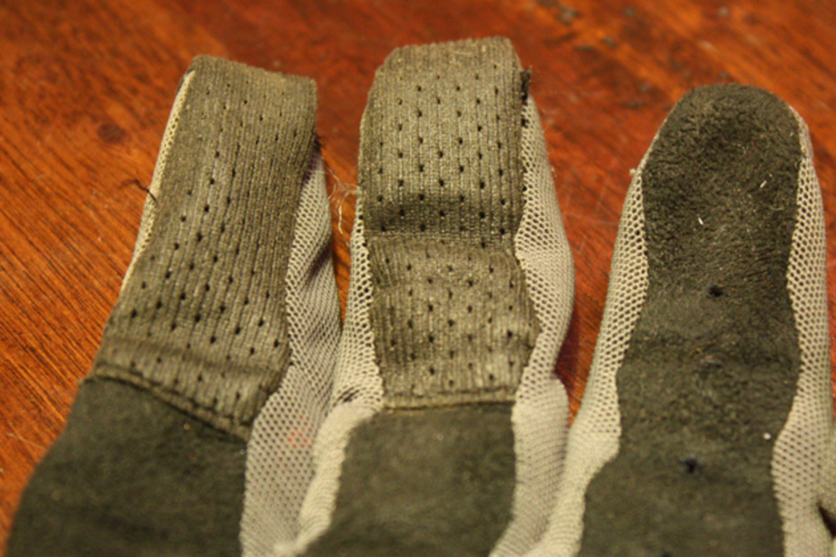 Nothing sucks like having to remove your gloves in order to swipe the screen on your smart phone or cyclocomputer. The Xen features touchscreen-friendly material on the thumb, index and middle fingers.
