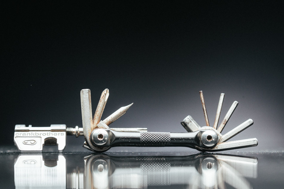 The m17 combines an aluminum frame that gives superb grip with 17 of the most essential tools a mountain biker will ever need. It features 2-, 2.5-, 3-, 4-, 5-, 6- and 8-millimeter hex wrenches, Philips and flathead screwdrivers and a Torx T25.