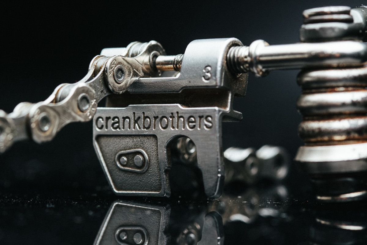 The cast chain tool has always been a standout feature of the m17, offering ample grip and a stable platform for pushing chain pins through with precision and an economy of fuss. The chain tool also features cast-in spoke wrenches (#1 through #4) and 8- and 10-millimeter open wrenches. It's a lot of proven utility with minimal weight. The entire tool weighs just 168 grams.
