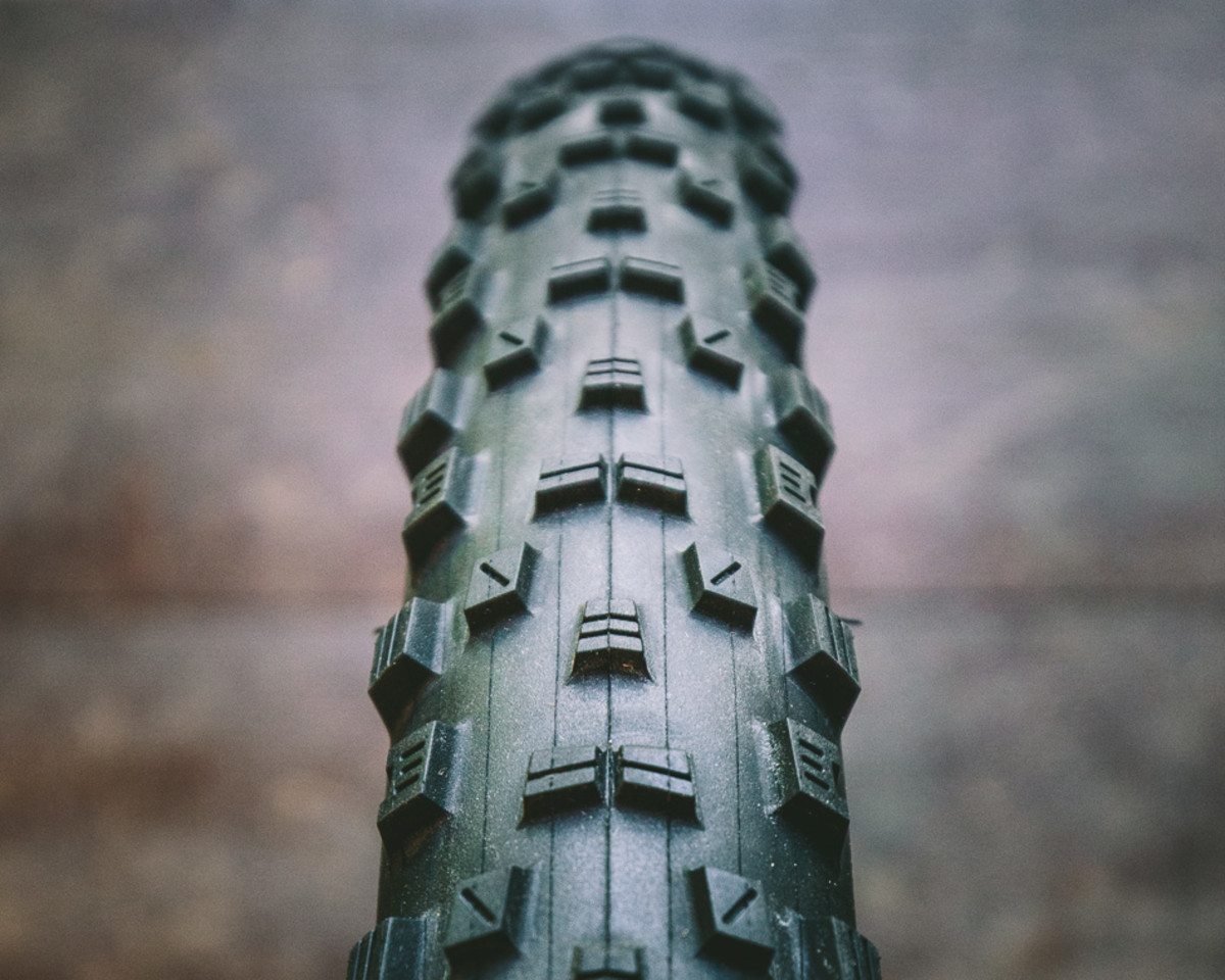 The knob spacing of the Forekaster's tread pattern made it ideal for the intermediate dirt, and loose over hardpack conditions we experienced in Georgia, and the side knobs provided excellent grip, with a predictable break away.