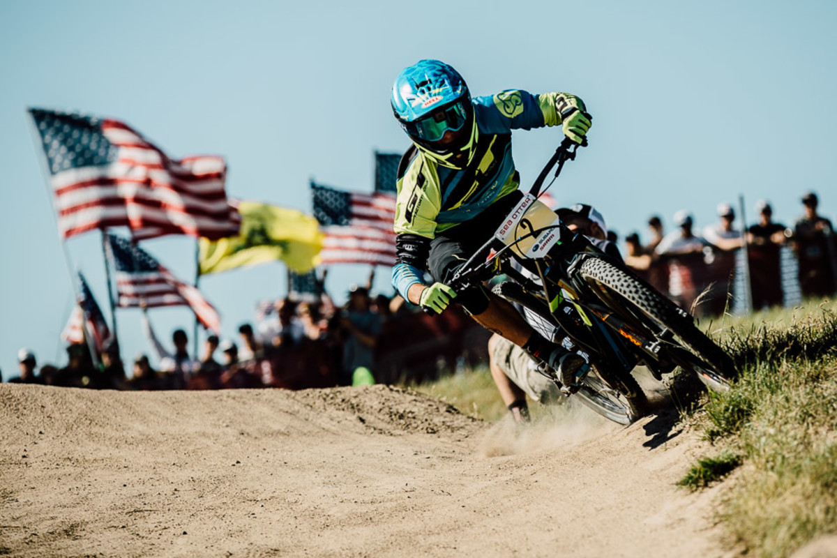 Last year's dual-slalom champ, Belgian Martin Maes, once again took the high line to a repeat victory.